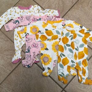 Cloud Island/Carters 4 Pack Newborn Onesies 100% Cotton